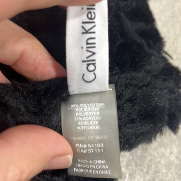 Calvin Klein Black Fleece Infinity Circle Scarf - Picture 2 of 3